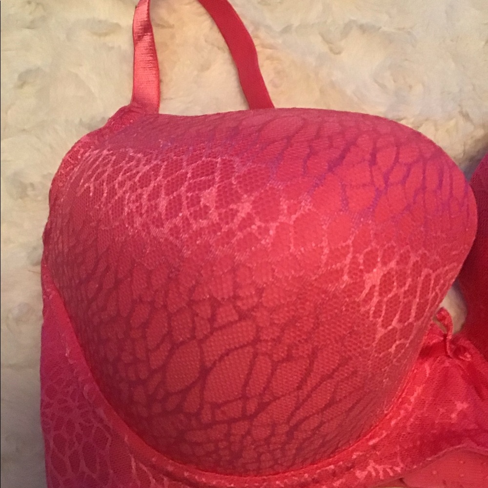 QT Intimates Underwire Bra - Picture 2 of 4